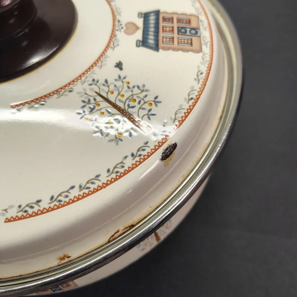 Vintage Rare Enamel Skillet8 Inch Cream (Cottagecore Folk Art)
